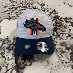 New Era size M-L Denver Broncos cap